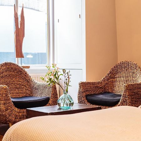 B&B In Negentienvijf อาเมอร์สฟอร์ต ภายนอก รูปภาพ